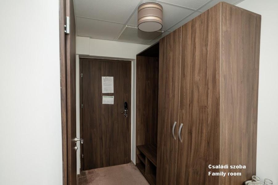 Hotel Irisz Nyíregyháza Eksteriør billede