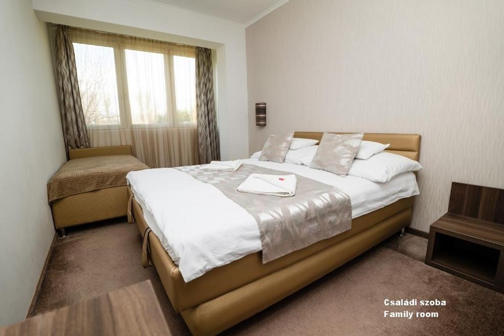 Hotel Irisz Nyíregyháza Eksteriør billede